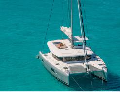 Katamaran Lagoon 42 Yachtcharter in Ajaccio