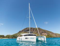 Catamaran Lagoon 42 for rent in Eden Island Resort