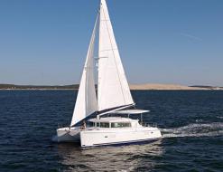 Katamaran Lagoon 420 in Charlestown chartern