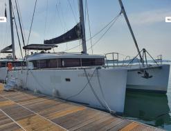 Kat Lagoon 450 chartern in Yachthafen Marina Phuket