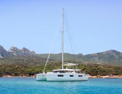 Kat Lagoon 46 chartern in Ajaccio