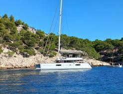 Kat Lagoon 560 chartern in Ajaccio