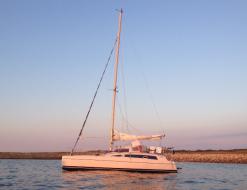 Catamaran Maldives 32 available for charter in Arzon