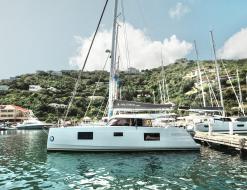 Catamaran Nautitech Open 40 for rent in Maya Cove