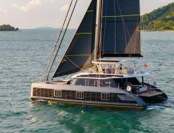 Kat Sunreef 60 chartern in Royal Phuket Marina
