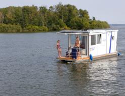 Hausboot Febomobil 720 Cabin Yachtcharter in Rechlin