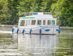 Houseboat Penichette 950 E for hire in Loosdrecht