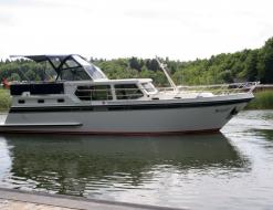 Houseboat Proficiat 1200 Exclusive for hire in Yacht Harbour Maremueritz