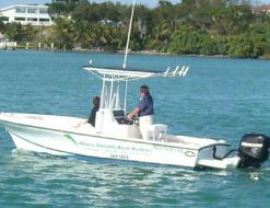 Motorboat Dusky 22 for hire in Marsh Harbour City
