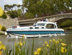 Houseboat Estivale Octo available for charter in Kerkdriel Marina