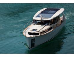 Motorboat Greenline 33 available for charter in Posgrunn