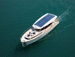 Motorboot Greenline 33 Yachtcharter in Posgrunn