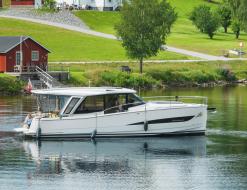 Motor yacht Greenline 39 Hybrid available for charter in Posgrunn