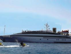 Motor yacht RM Elegant available for charter in Miami