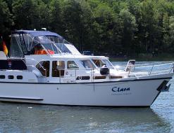 Houseboat Skiron 35 available for charter in Yacht Harbour Maremueritz