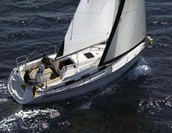 Sailing yacht Bavaria 30 Cruiser for hire in Yerseke
