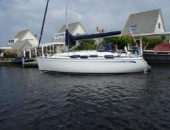 Yacht Bavaria 30 Cruiser for hire in Lemmer