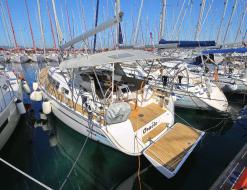 Sailing boat Bavaria 37 Cruiser for rent in Murter