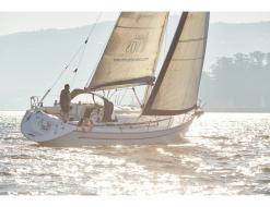 Yacht Bavaria 38 available for charter in Vigo