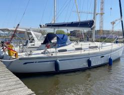 Sailboat Bavaria 38 Cruiser for rent in Port Barth