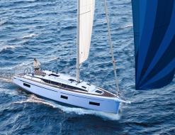 Yacht Bavaria 38 Cruiser for rent in La Rochelle
