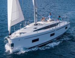 Sailboat Bavaria 42 Cruiser for rent in Lefkas