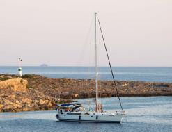Yacht Beneteau 50 for hire in Lefkas