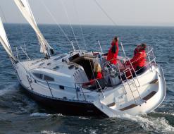 Yacht Delphia 33 chartern in Bjorlanda