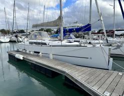 Sailing yacht Dufour 310 Grand Large for rent in La Rochelle