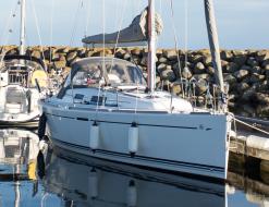 Sailboat Dufour 34 for rent in La Rochelle