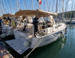 Yacht Dufour 360 Liberty for charter in Saint Mandrier sur Mer