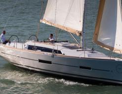Sailing boat Dufour 382 Grand Large for charter in Arzon