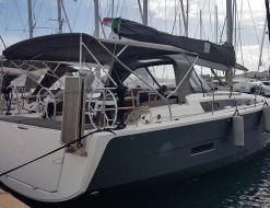 Sailboat Dufour 430 for rent in Portisco