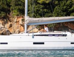 Yacht Dufour 430 available for charter in Port Camille Rayon