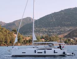 Segelyacht Dufour 430 chartern in Alesta Marina