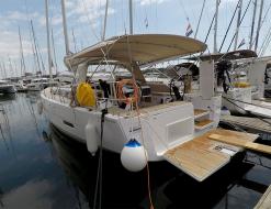 Sailing yacht Dufour 430 Grand Large for rent in Sibenik