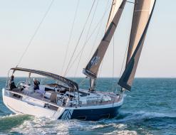 Sailboat Dufour 470 for rent in Marseilles