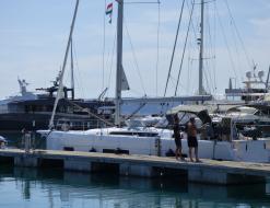 Sailboat Dufour 470 for rent in Kastel Gomilica