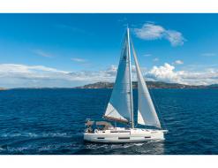 Yacht Dufour 470 chartern in Cannigione