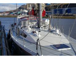 Segelyacht Ovni 445 Yachtcharter in Longyearbyen Marina