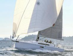 Segelyacht First 36 chartern in Olympic Marine