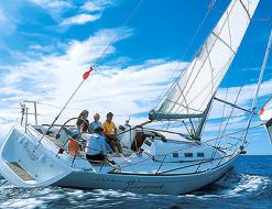 Segelboot First 40.7 Yachtcharter in Hafen der Uhr