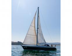 Sailing yacht Grand Soleil 43 for rent in Baiona