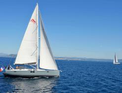 Yacht Hanse 505 for charter in Grimaud