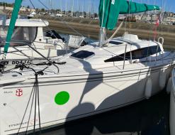 Sailing boat Maxus 26 available for charter in Arzon