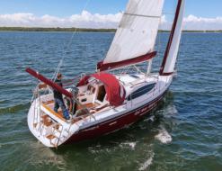 Yacht Maxus 33.1 RS for hire in Wilkasy Marina
