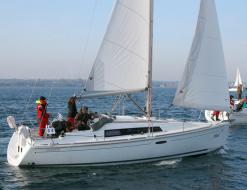 Sailboat Oceanis 31 for rent in Heiligenhafen