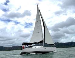 Segelyacht Oceanis 323 Clipper chartern in Yachthafen Marina Phuket