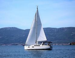 Sailboat Oceanis 35 for rent in ACI Marina Split