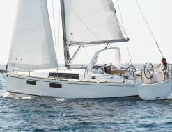 Sailing boat Oceanis 35 for hire in Oslo